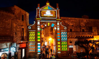Projections de Noël sur les façades respectant l'architecture