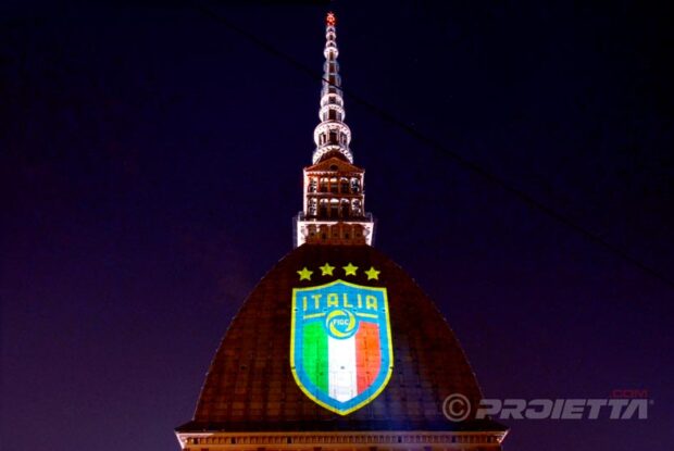 Proiezioni sulla mole di Torino